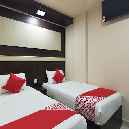 Oyo 697 Niche Valley Hotel Куала Лумпур Екстериор снимка