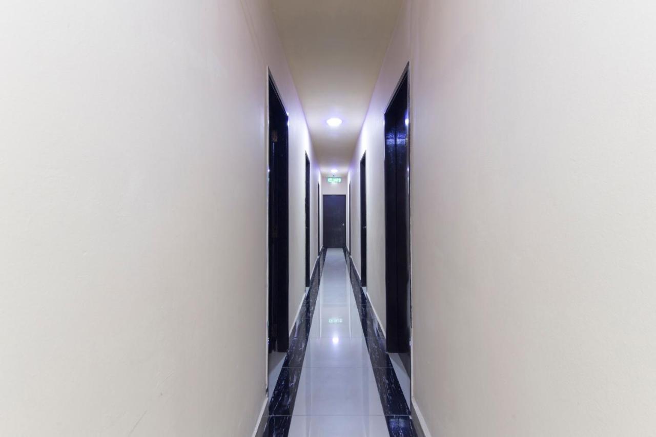 Oyo 697 Niche Valley Hotel Куала Лумпур Екстериор снимка
