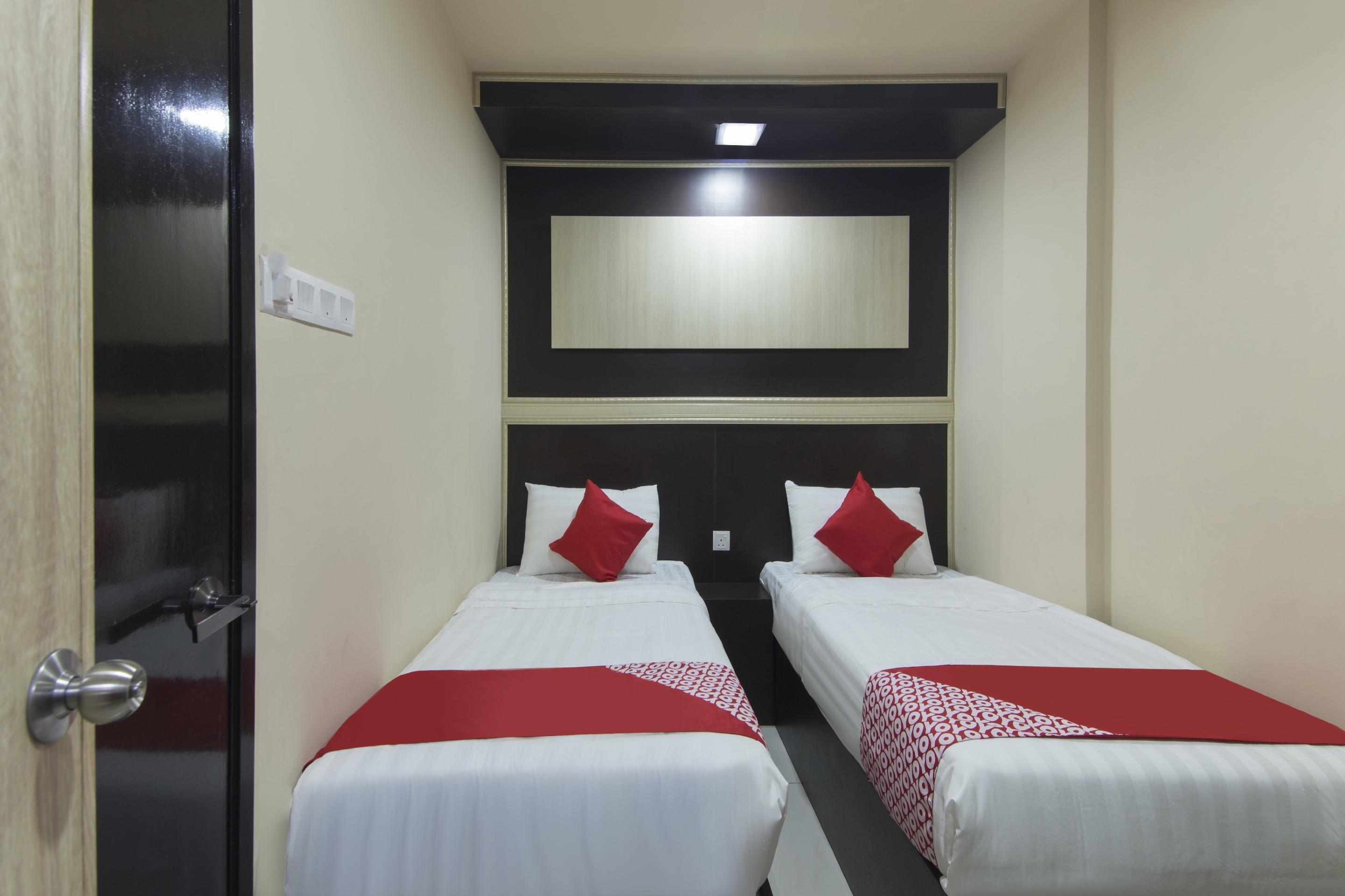 Oyo 697 Niche Valley Hotel Куала Лумпур Екстериор снимка