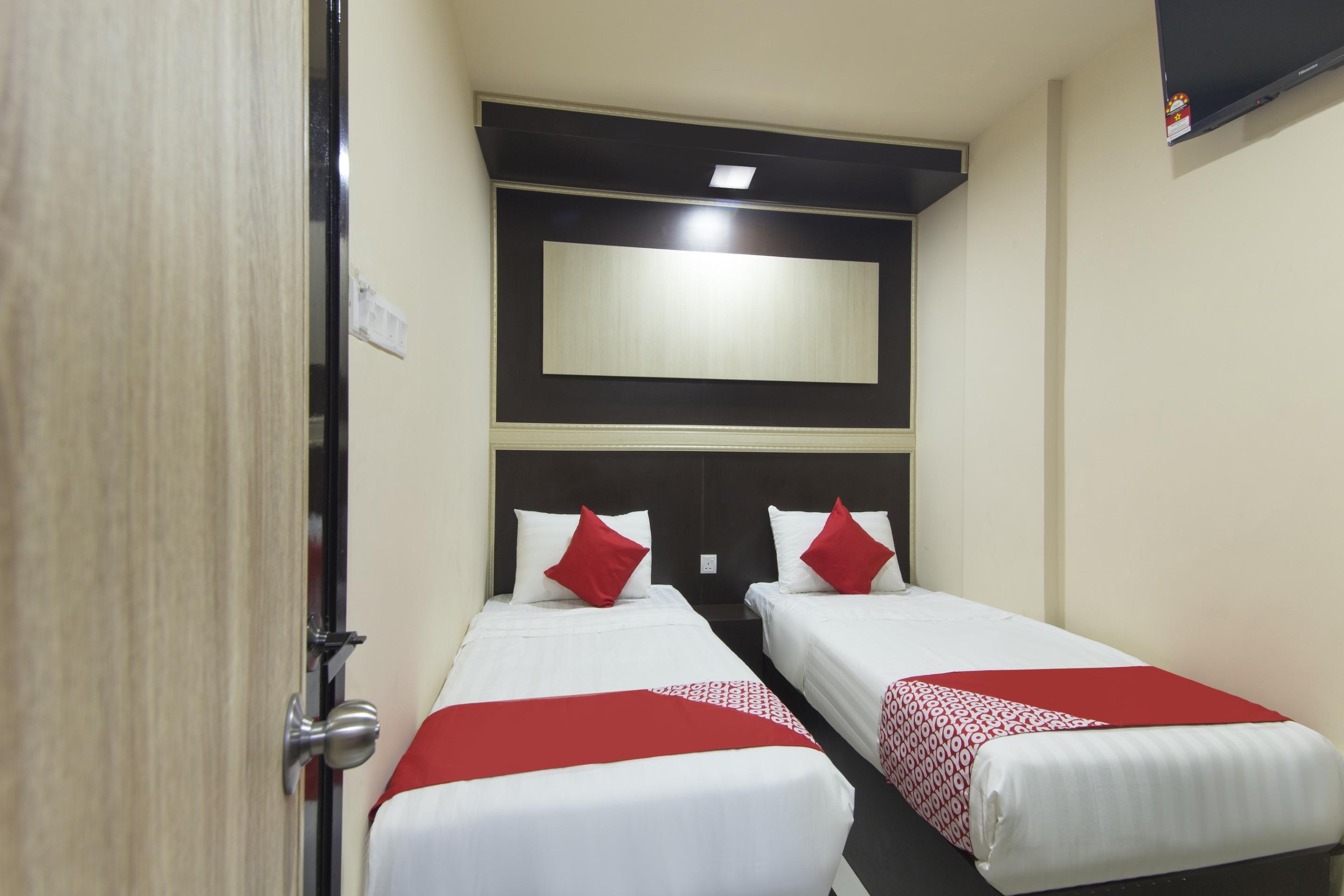 Oyo 697 Niche Valley Hotel Куала Лумпур Екстериор снимка