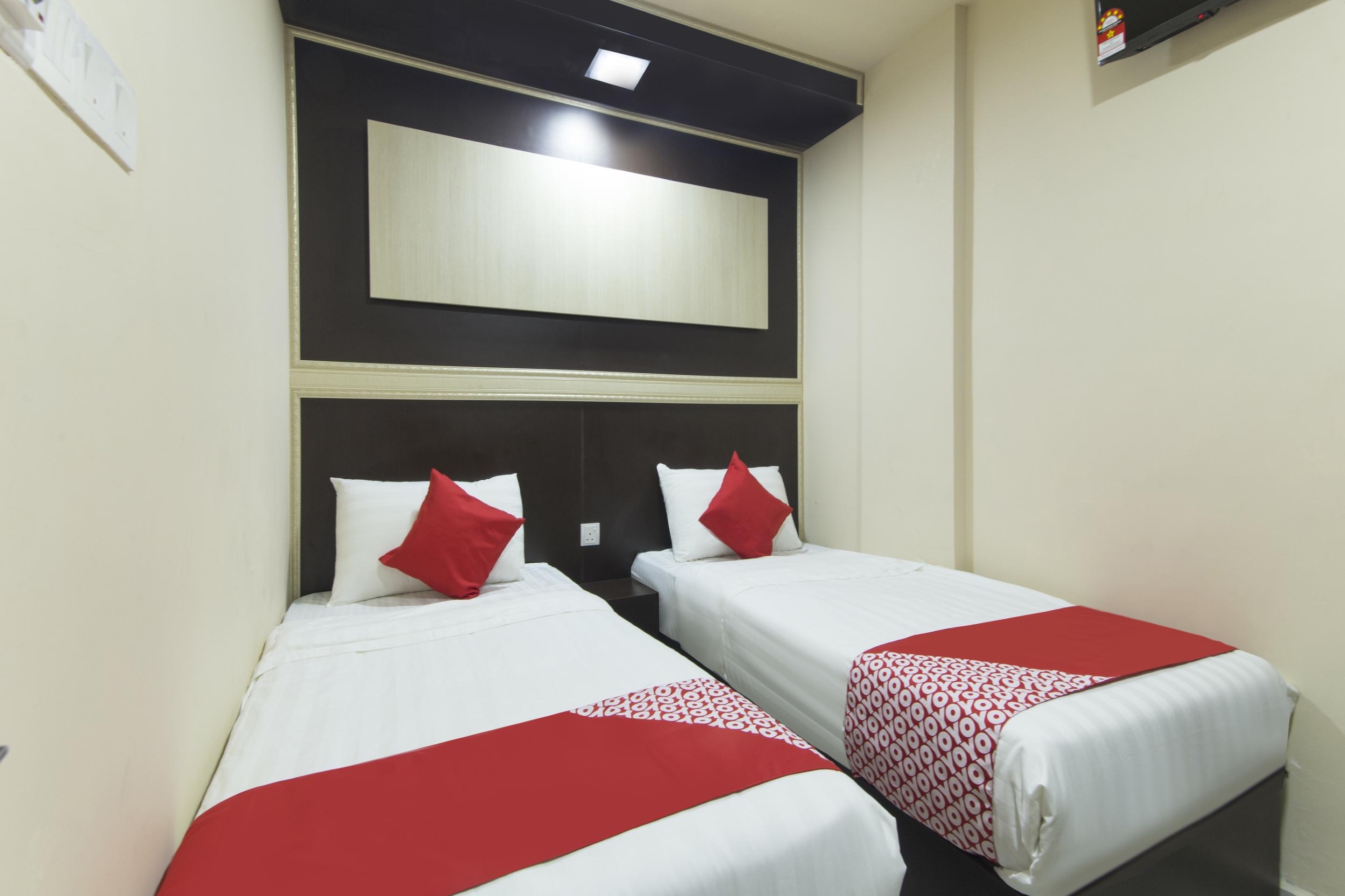 Oyo 697 Niche Valley Hotel Куала Лумпур Екстериор снимка