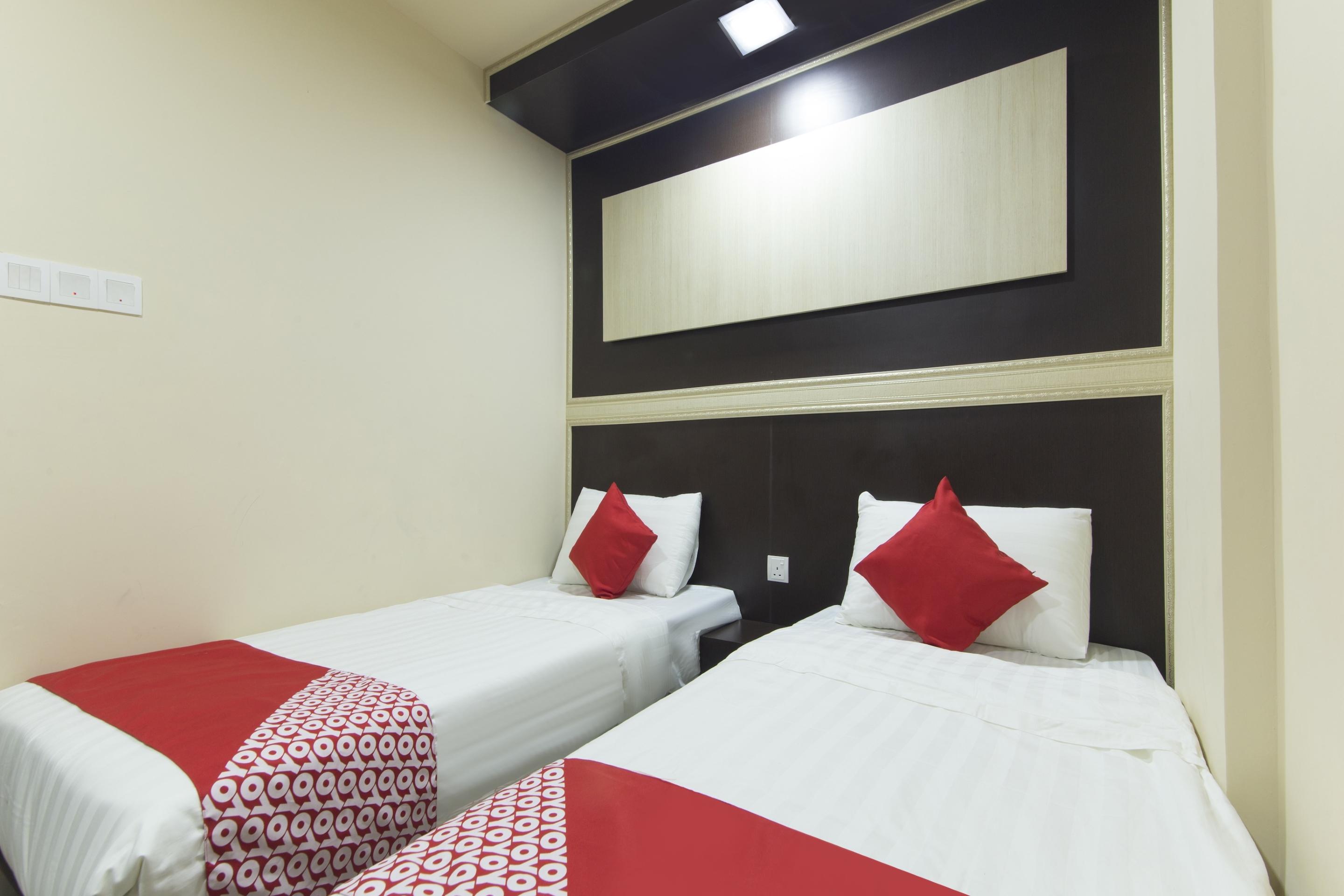 Oyo 697 Niche Valley Hotel Куала Лумпур Екстериор снимка