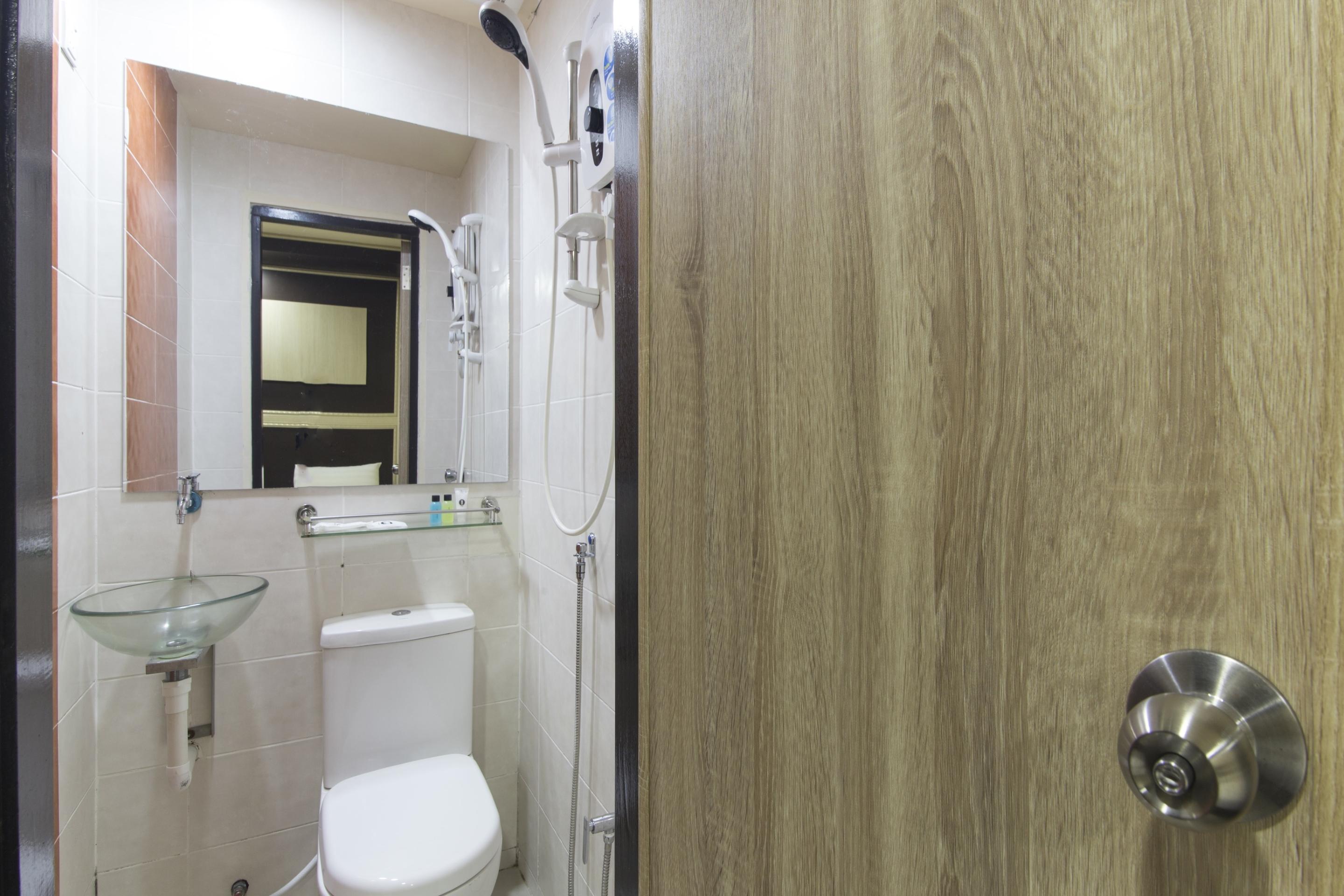 Oyo 697 Niche Valley Hotel Куала Лумпур Екстериор снимка