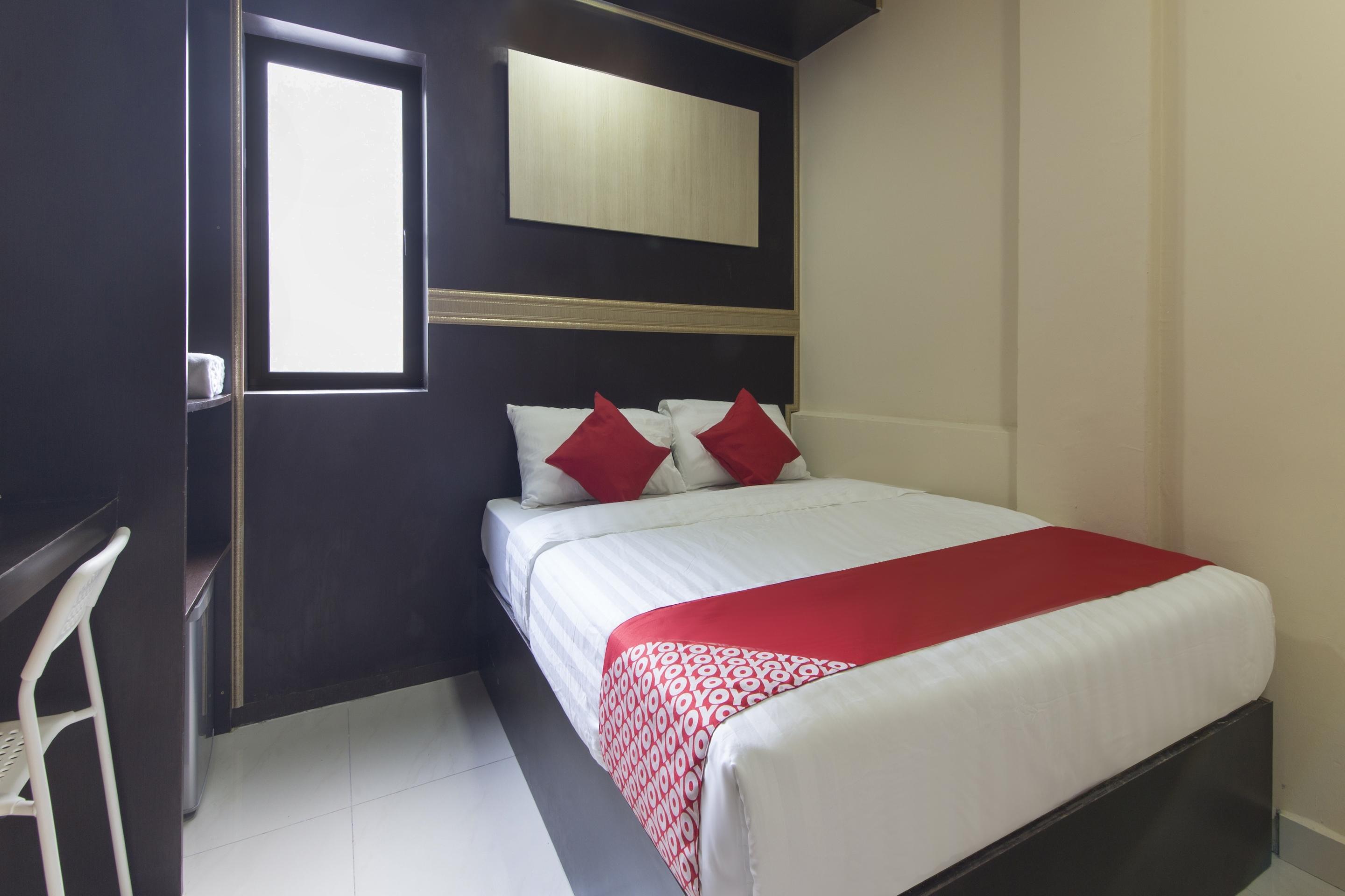 Oyo 697 Niche Valley Hotel Куала Лумпур Екстериор снимка