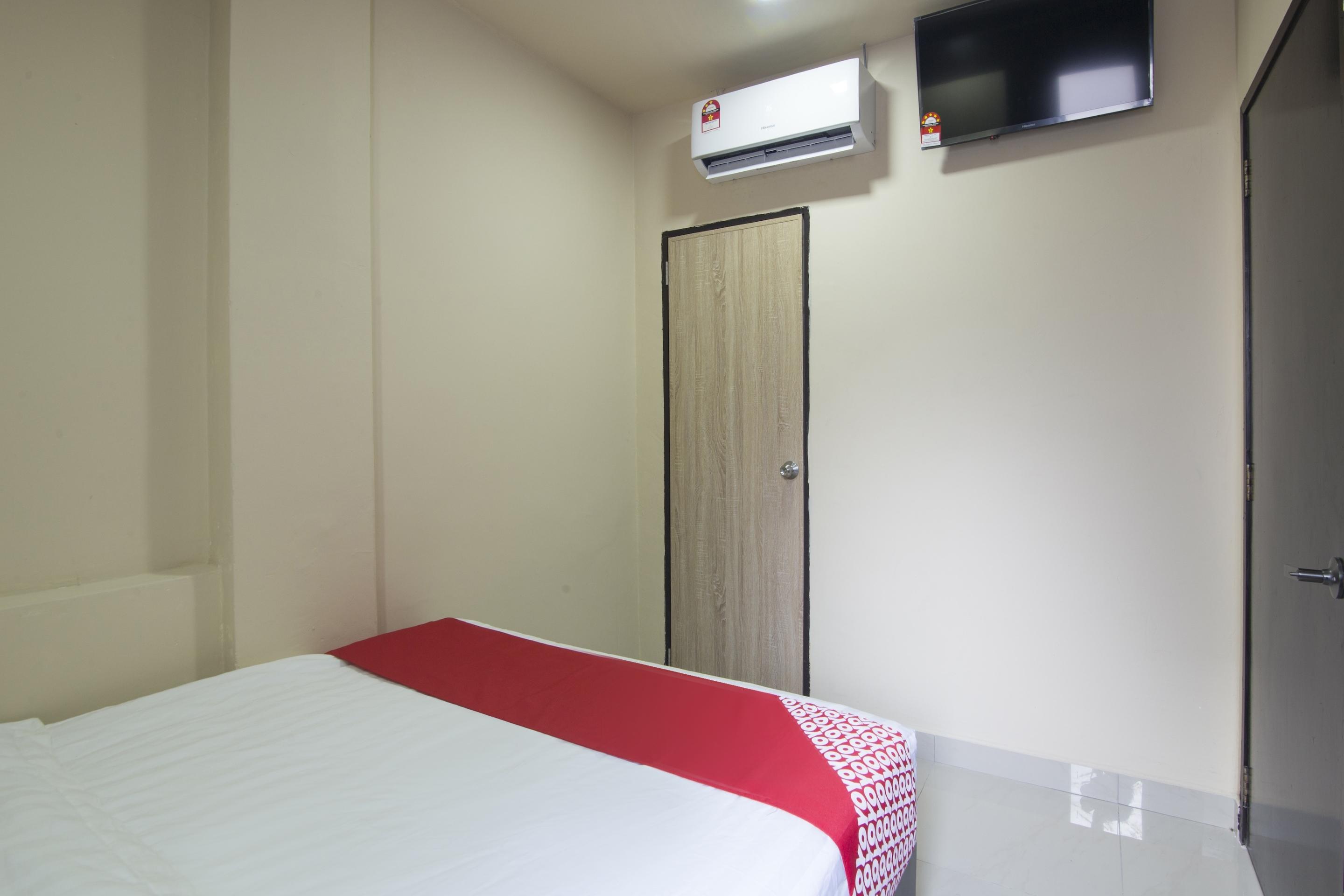 Oyo 697 Niche Valley Hotel Куала Лумпур Екстериор снимка