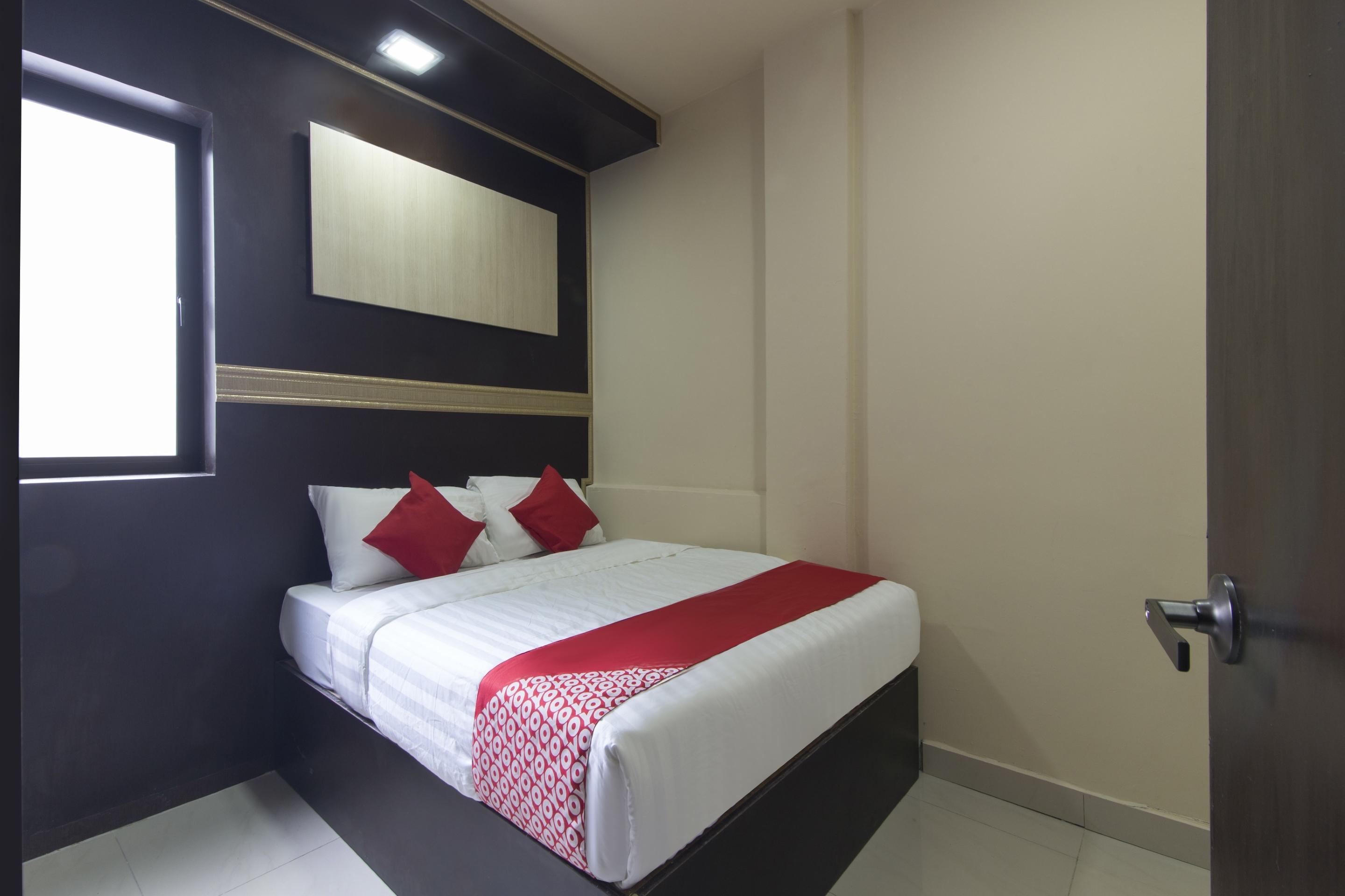 Oyo 697 Niche Valley Hotel Куала Лумпур Екстериор снимка